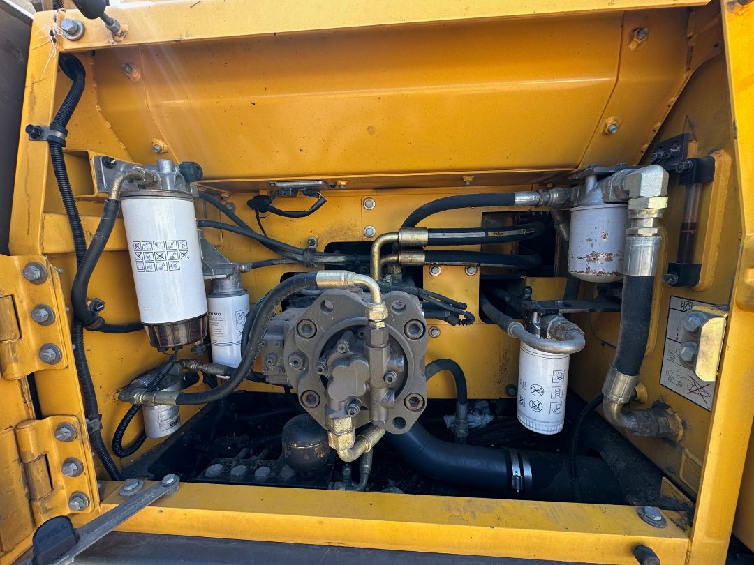 2013 VOLVO EC220DL - Image 19